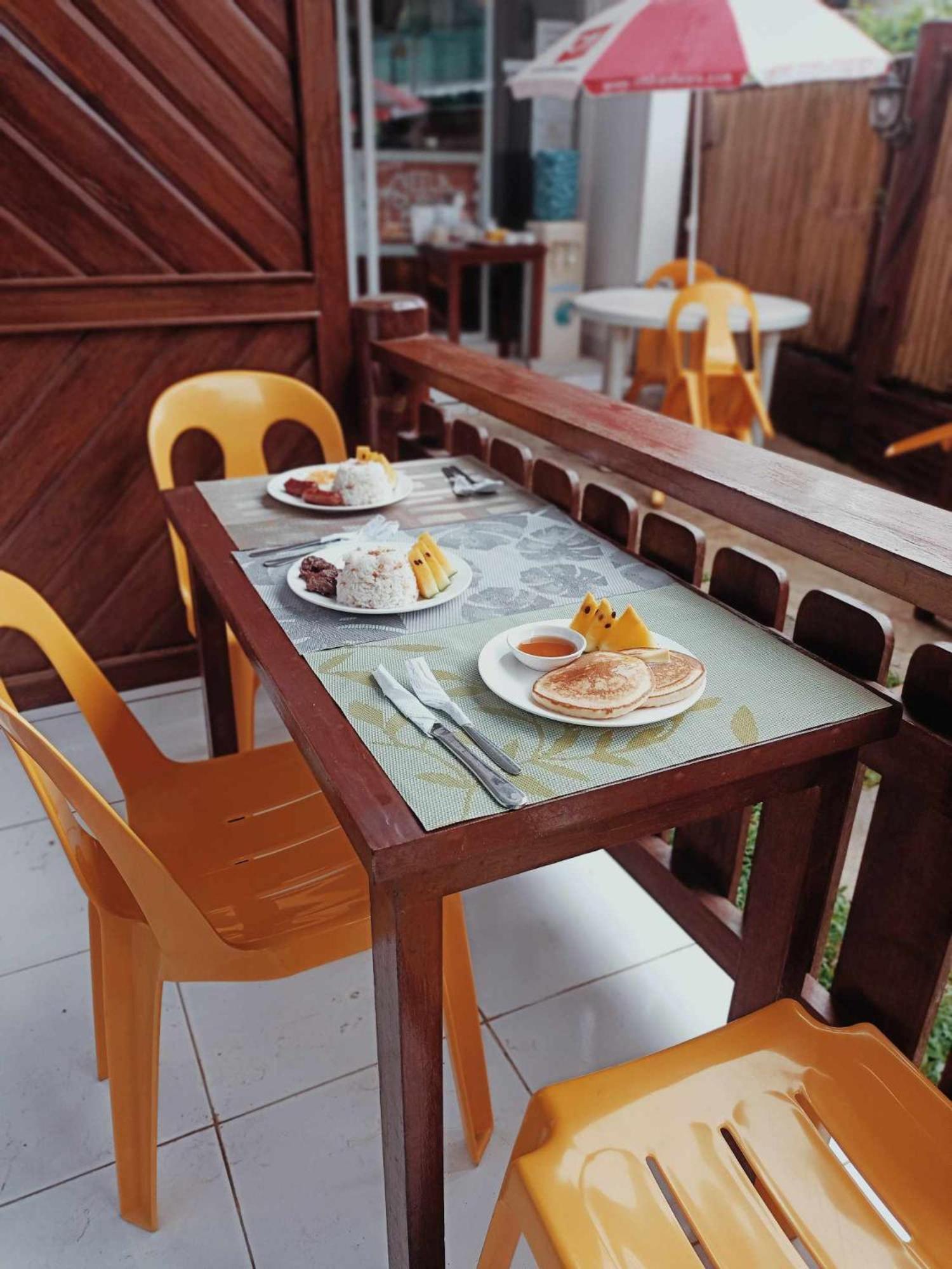bahay-panuluyan Neela Tourist 2*