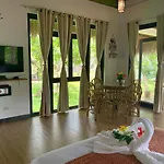 Moon Beach Villas El Nido
