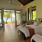 Moon Beach Villas El Nido