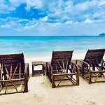 Moon Beach Villas El Nido