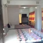 Chelle\'S Apartelle-Inn