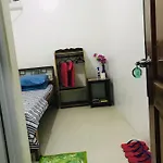 Queen\'S Room Rental 3
