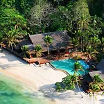 Cauayan Island Resort
