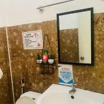 Queen\'S Room Rental 4