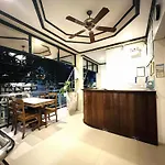 Alocasia Hostel