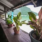 Bangka Hostels