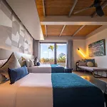 Maremegmeg Beach Club