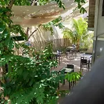 Island Lyfe Adventures Hotel
