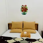 Queen\'S Room Rental 1