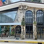 Rockinnest Boutique Hotel