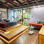 Rockinnest Boutique Hotel