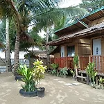 Kubo Inn & Beach Camp