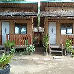 Kubo Inn & Beach Camp