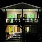 Kiarra Krisxia Lodge