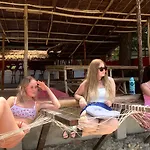 Oia Beach Hostel - El Nido