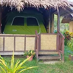 Tony\'S Country Glamping With Chalet With Private Wash Room Accommodation