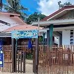 Reddoorz @ Tandikan Beach Cottages