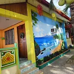 Hadefe Cottages Beach Front