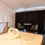 Sip Sunset Hostel And Lounge