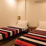 Sip Sunset Hostel And Lounge