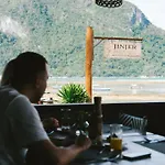 Cadlao Resort And Restaurant
