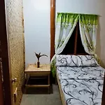 Fn-Lar\'S Budget Rooms