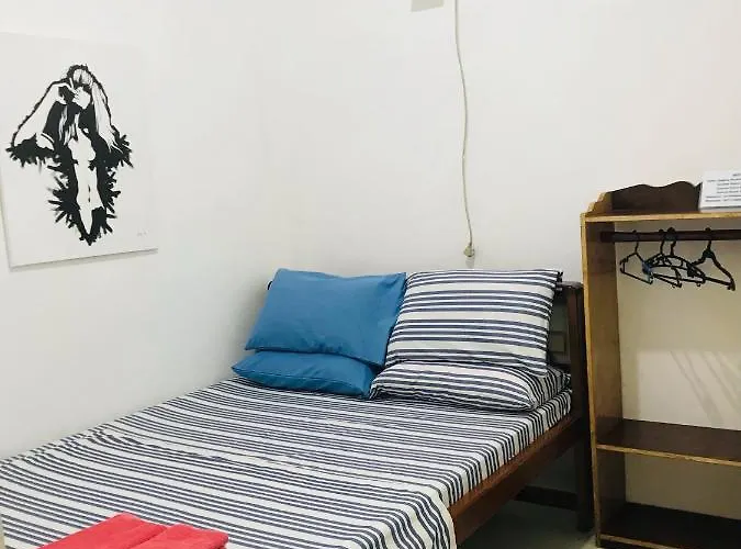 Queen\'S Room Rental 3