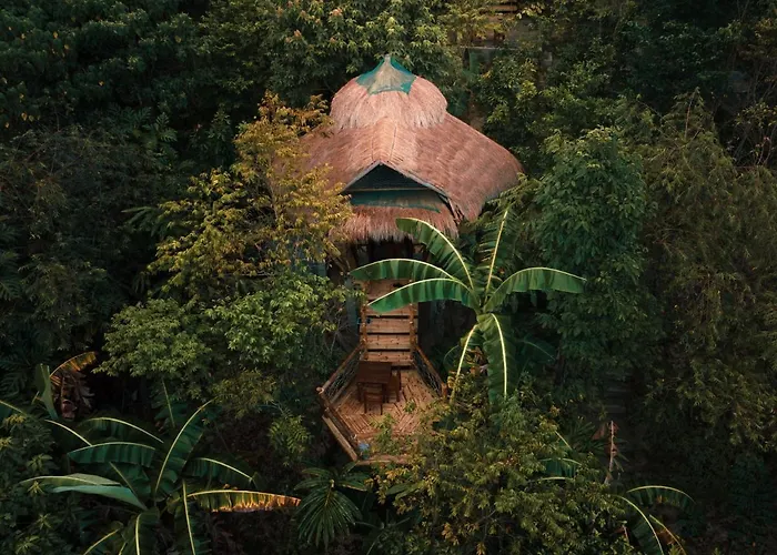 Inigtan Lio Bamboo Cottages