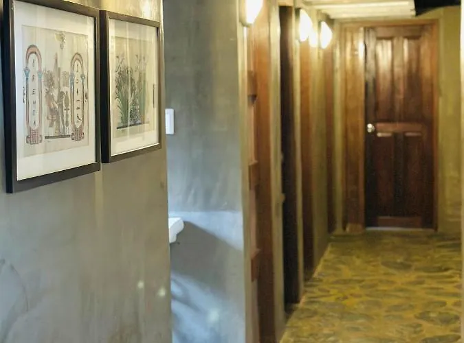 The Continental Hostel El Nido