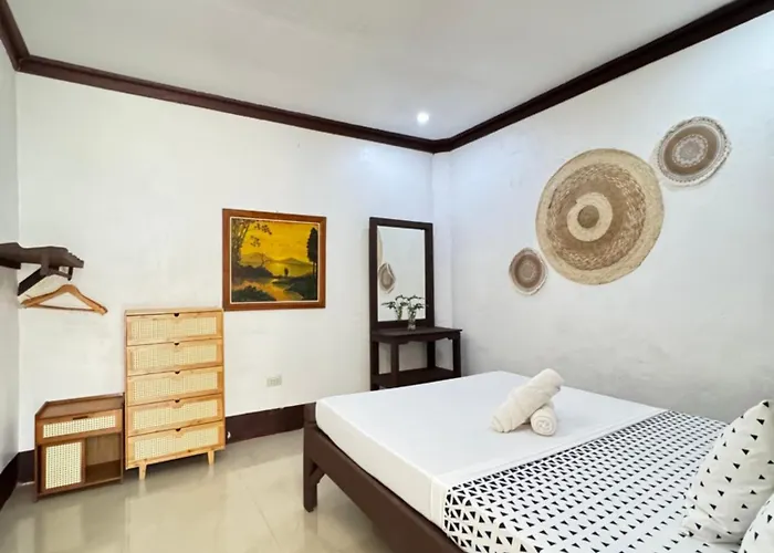 Aquaholik Traveler\'S Lodge