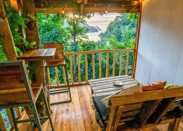 Bayview Apartment With Balcony