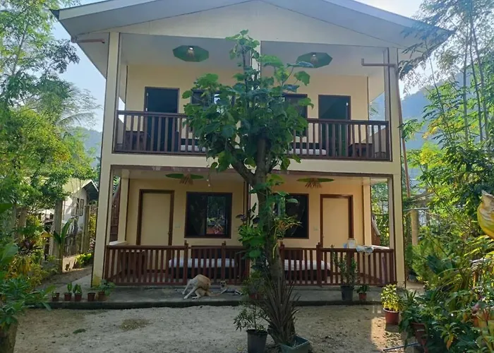 Kiarra Krisxia Lodge