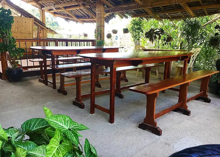 Elternative Hostel