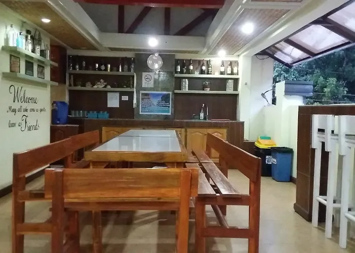 Our Melting Pot Hostel - El Nido