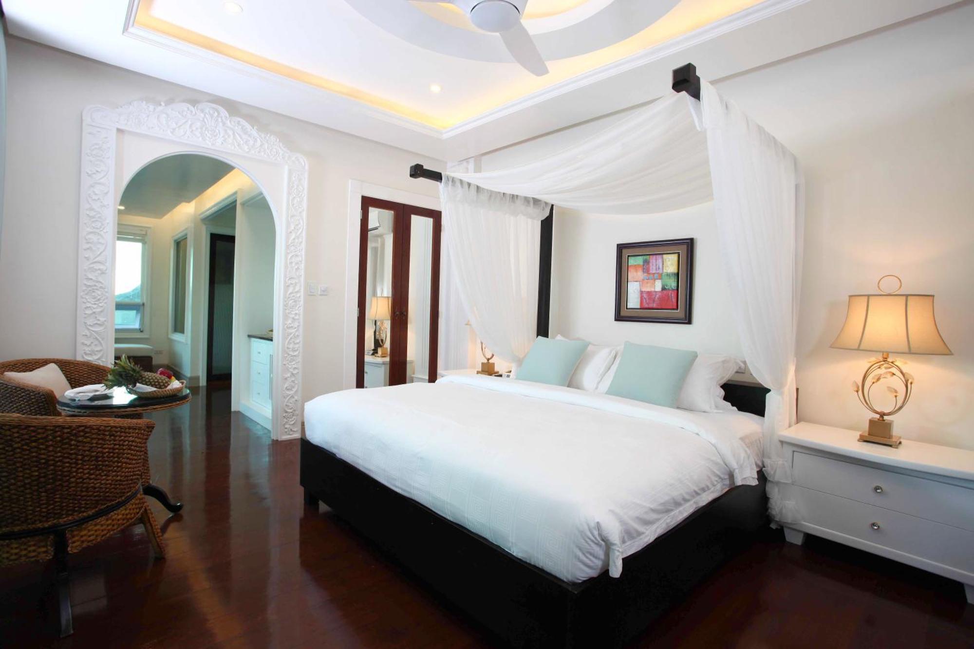 Resort Matinloc Island