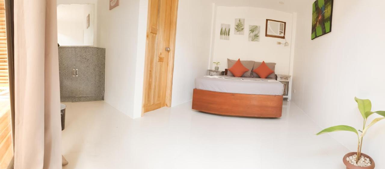 Hotel Hutch House 3*