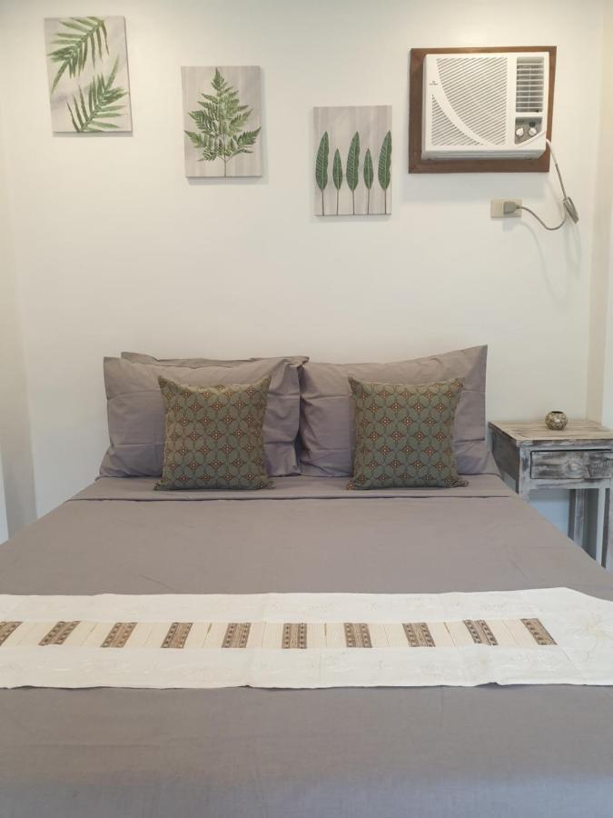 Hotel Hutch House 3*