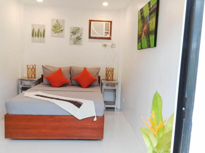 Hotel Hutch House 3*