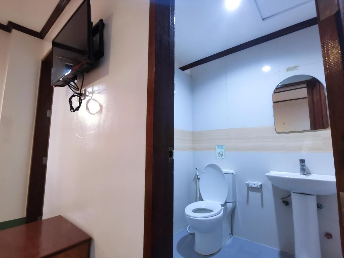 Alocasia Hostel El Nido