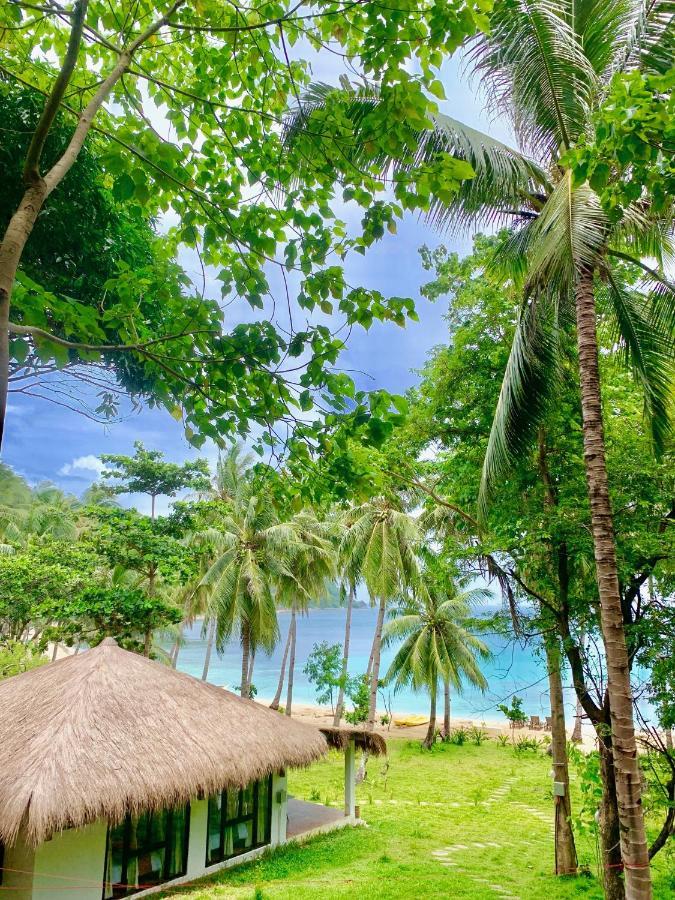 Moon * El Nido
