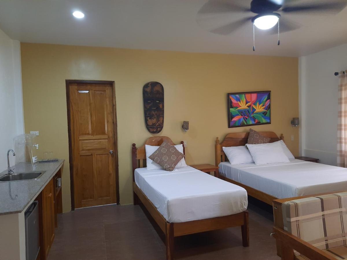 Hotel Eastwind Club-