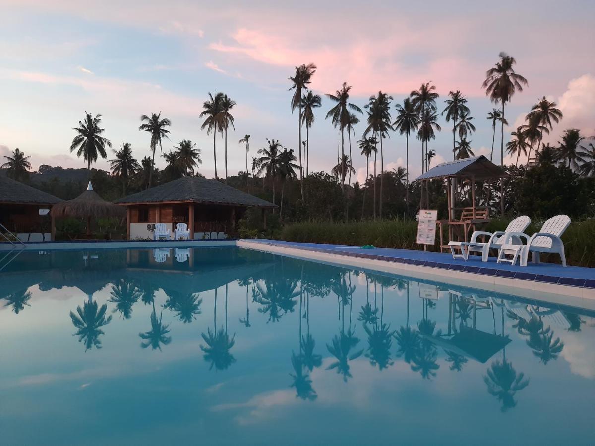 Hotel Eastwind Club- *