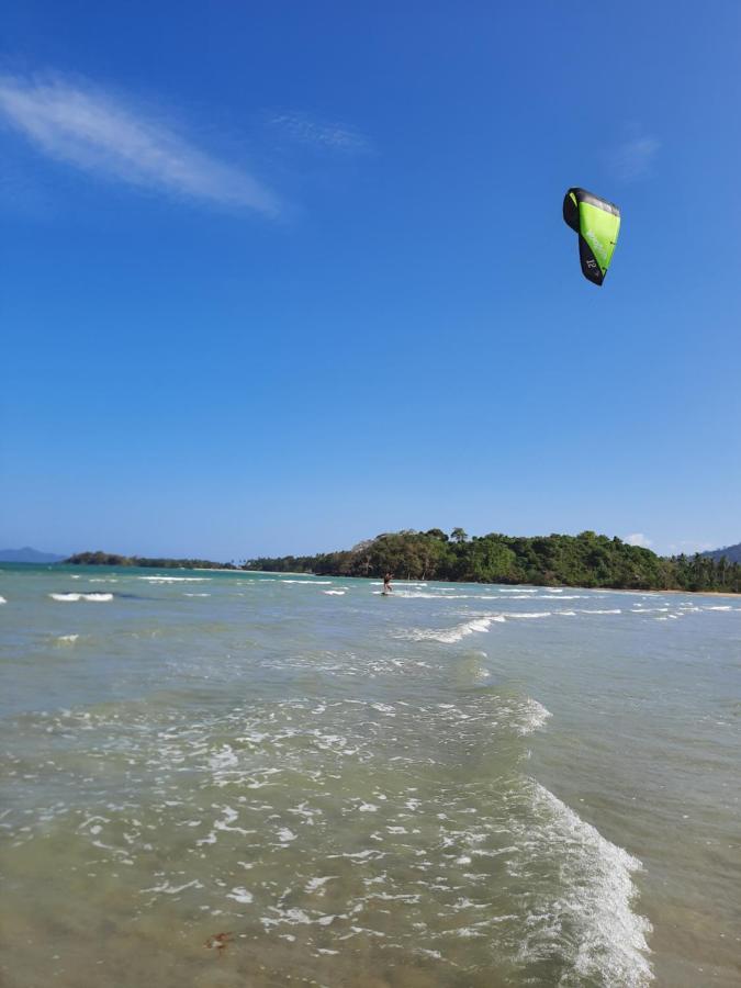 Eastwind Club-