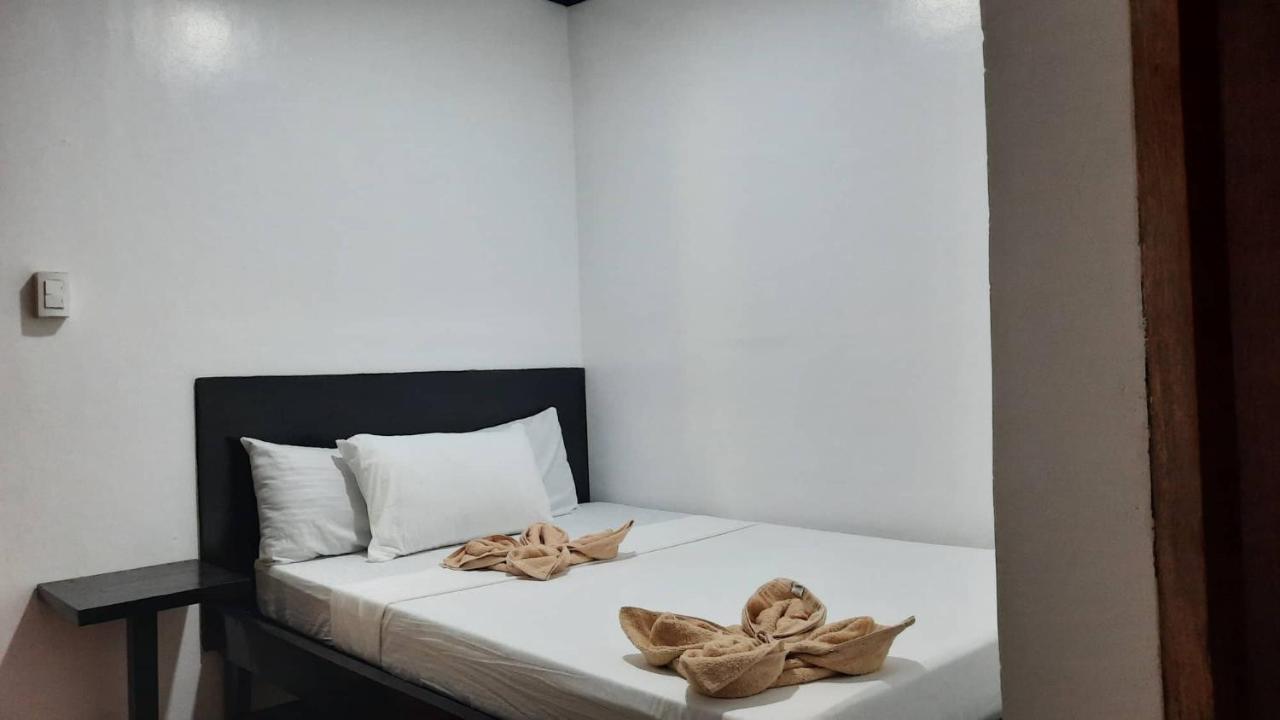 Lolo Panding Hostel *