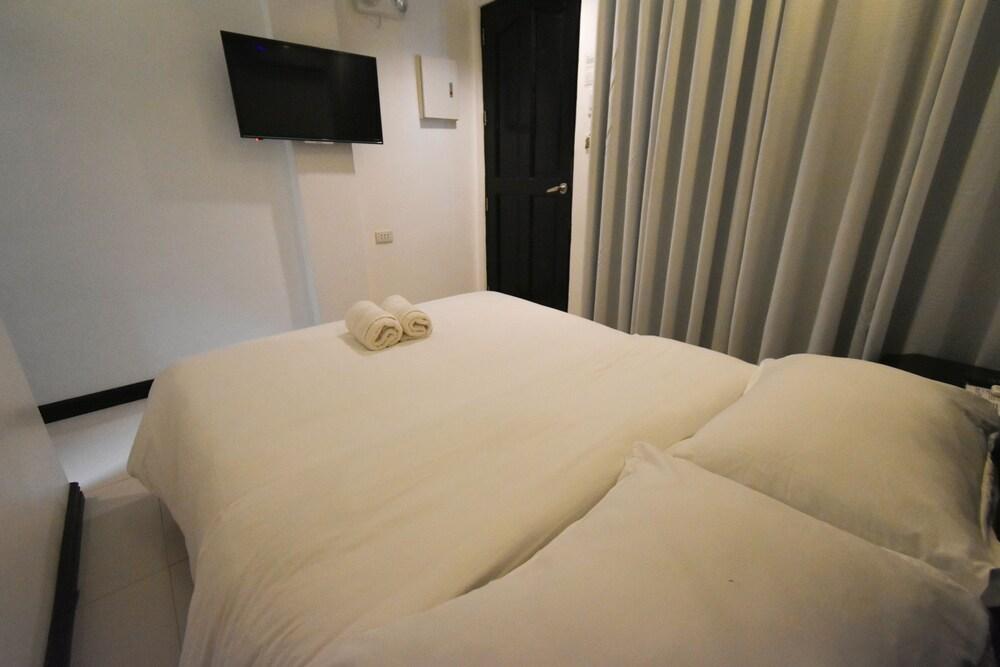 Swiftlets Hotel 2*