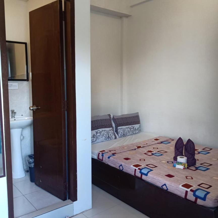 Chelle's Apartelle-inn *