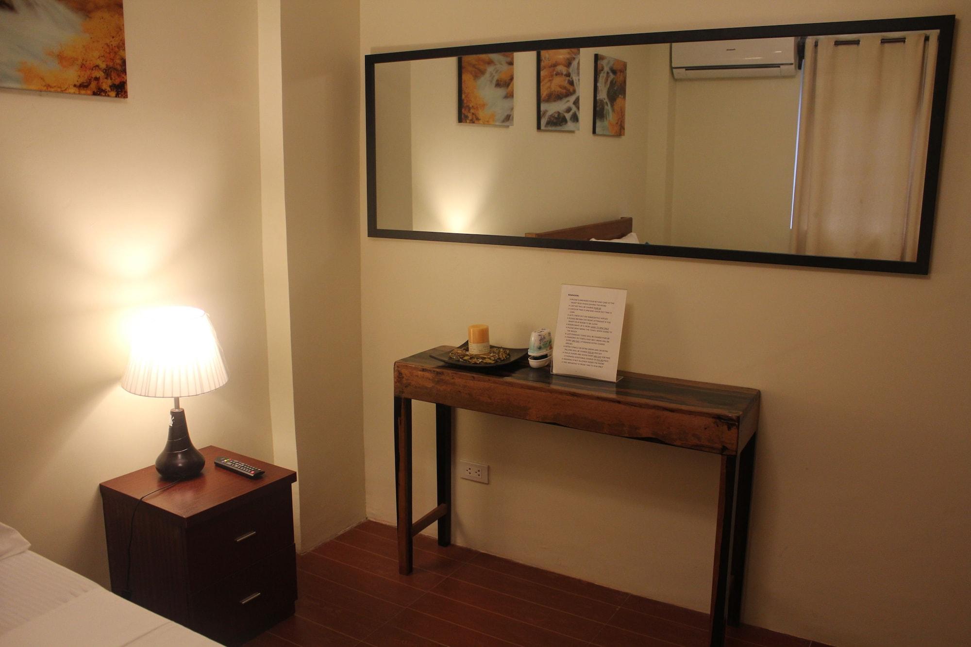 Inn Aqua Travel