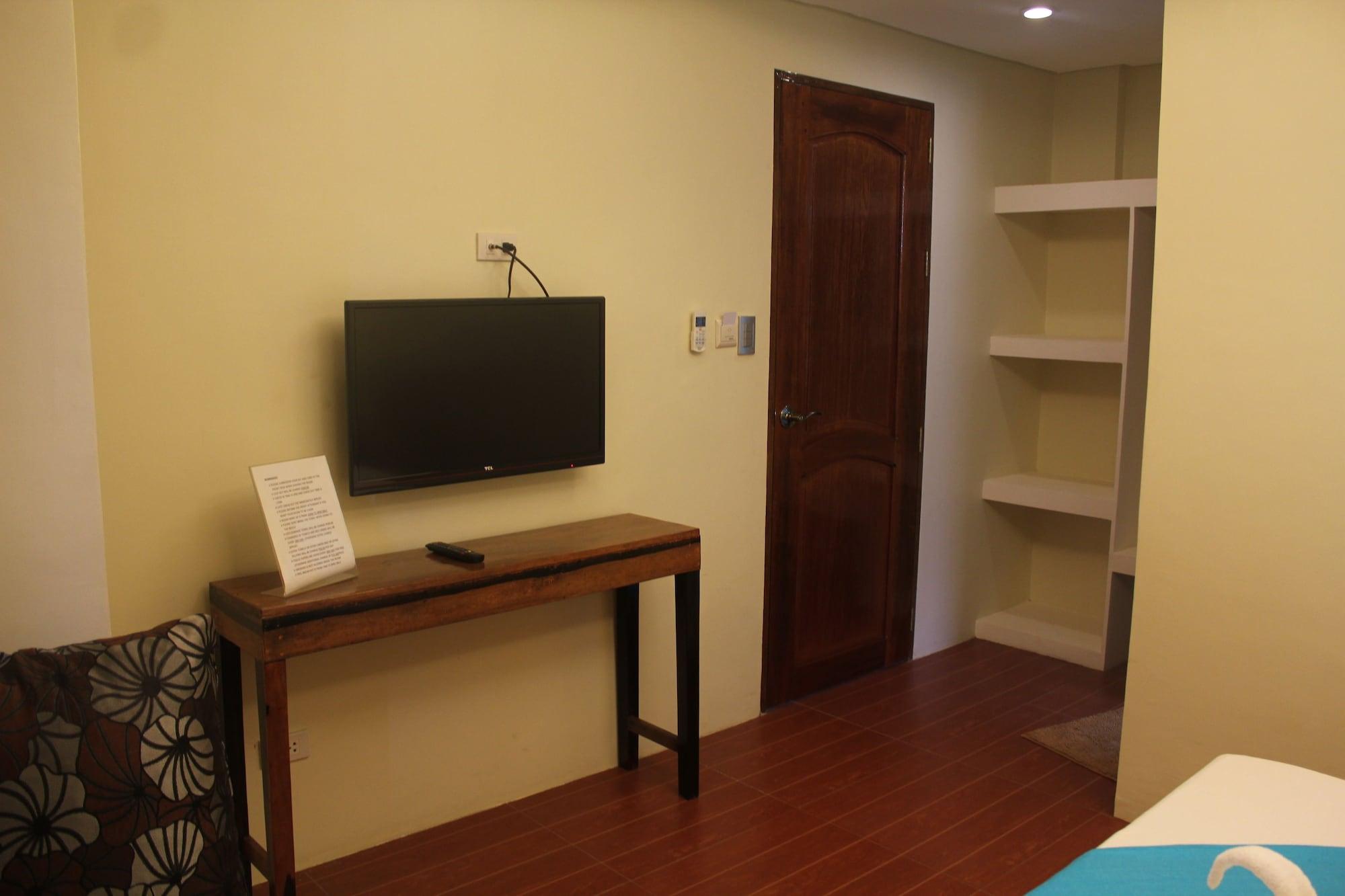 Inn Aqua Travel *