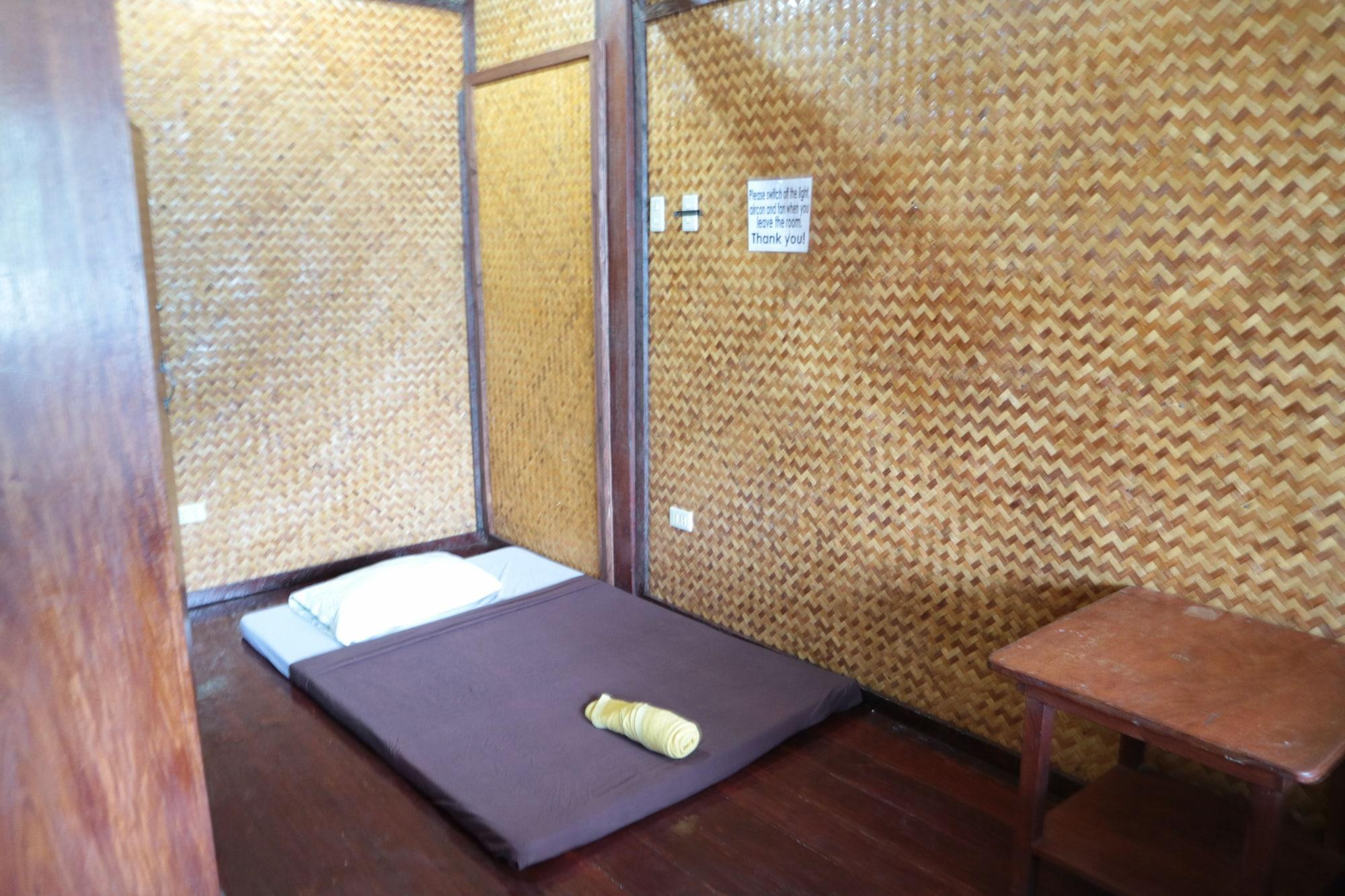 Corner And Restaurant El Nido