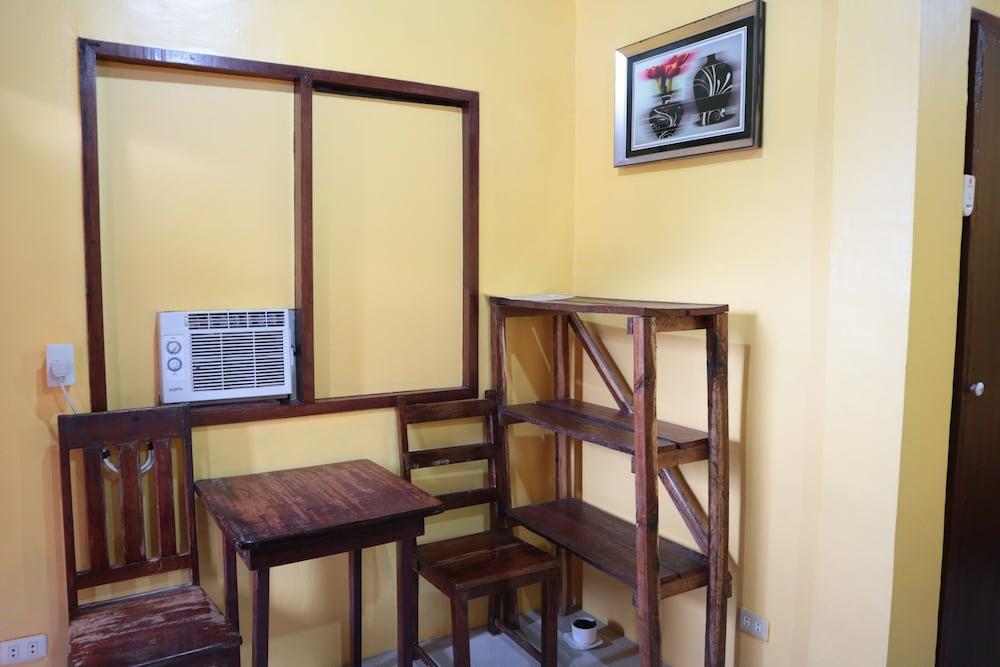Hotel Corner And Restaurant 2*